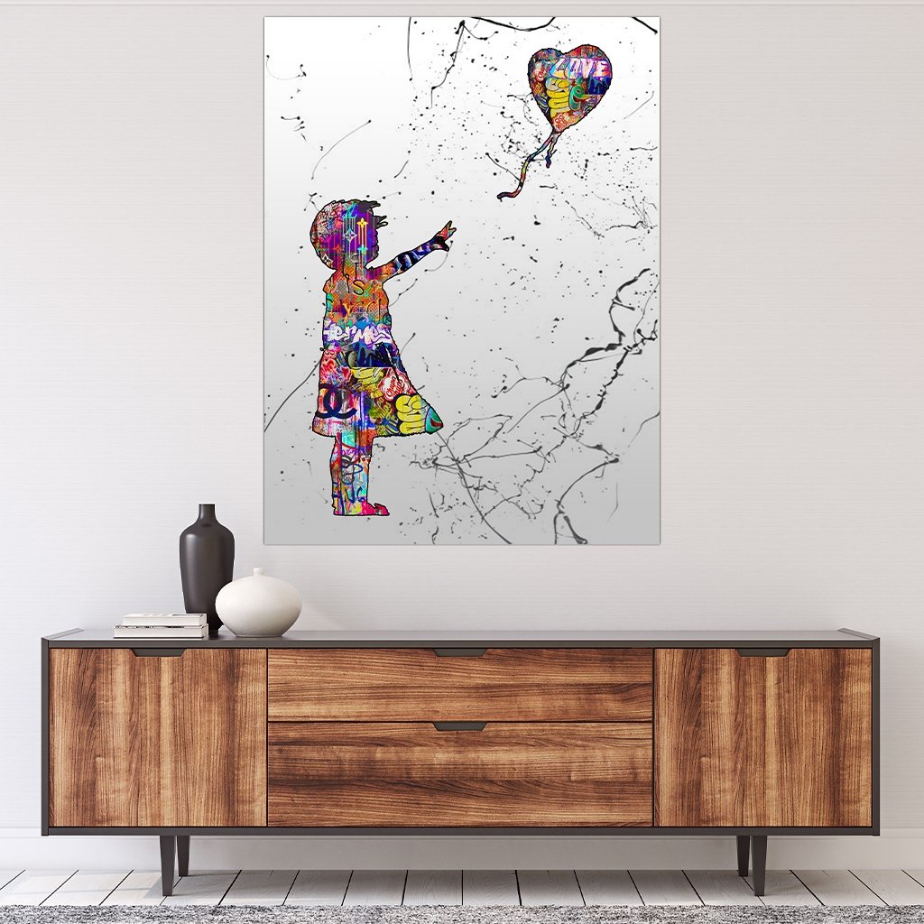 Das Motiv hängt über einer Kommode