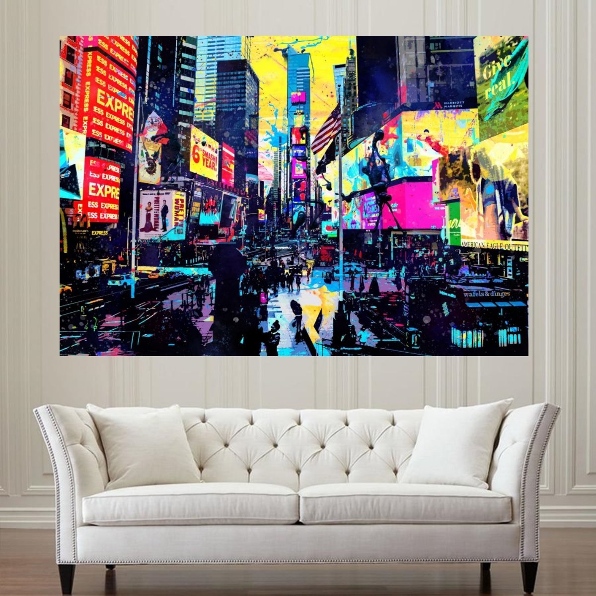 Das Motiv hängt über einem noblen weißen Sofa