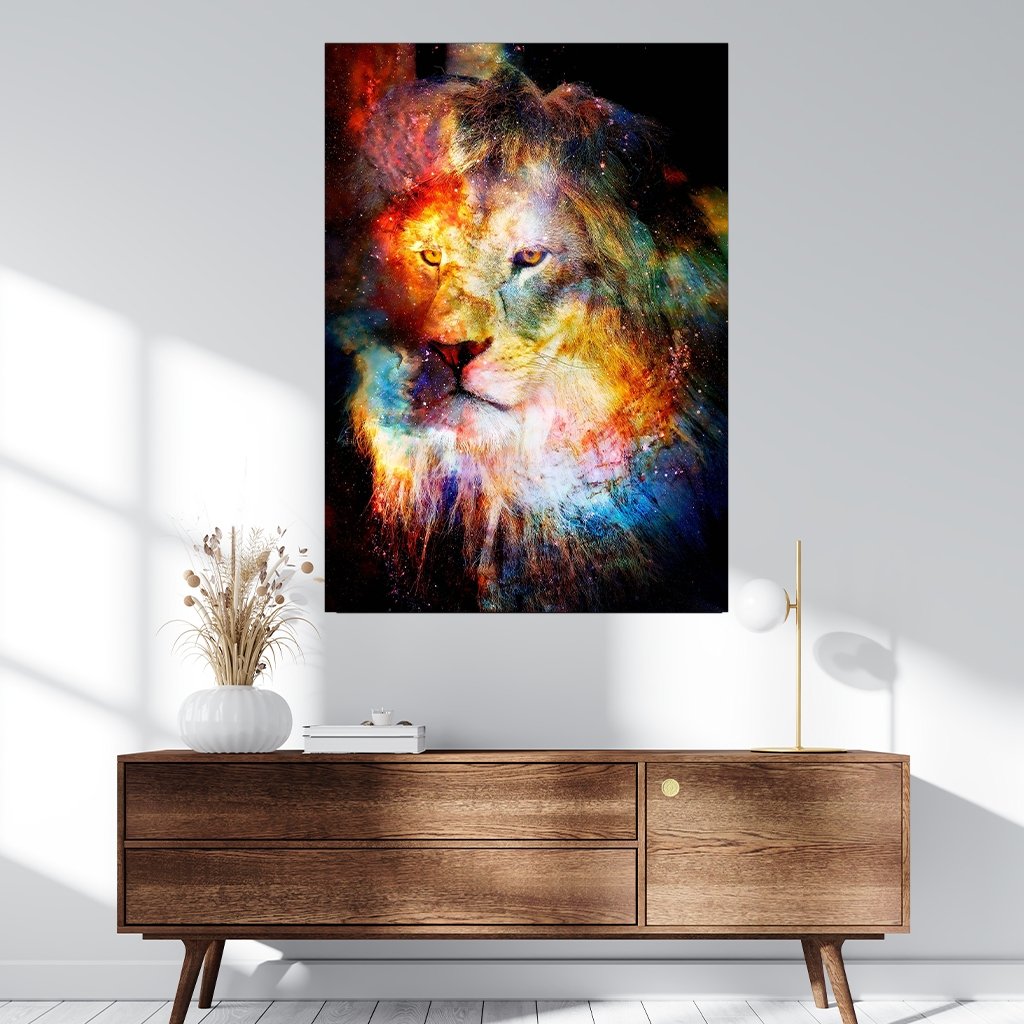 Das Motiv hängt über einer Kommode