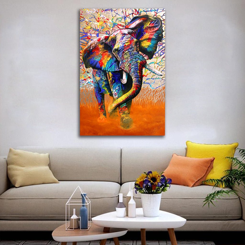 Das Motiv hängt in einem Wohnzimmer über einem Sofa