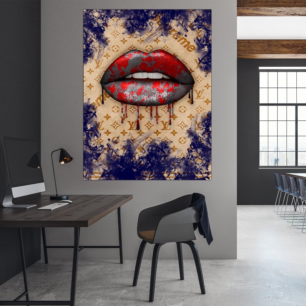 Das Motiv hängt neben einem Arbeitsplatz