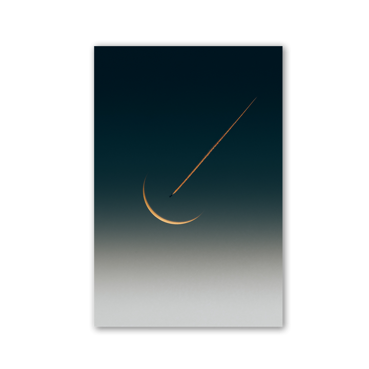 Crescent Moon Rocket Flight by Philipp Pilz - Affengeile Bilder