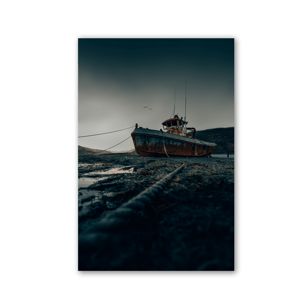 Washed Ashore Trawler by Philipp Pilz - Affengeile Bilder